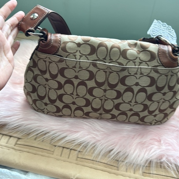 Coach Vintage Tan and Brown Signature Shoulder Bag - Picture 9 of 16